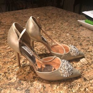 Size 6 gold heels